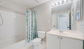 20596 CORNSTALK Ter 302, Ashburn, VA 20147