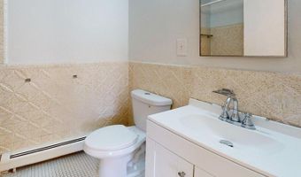 1225 Island Dr 103, Ann Arbor, MI 48105