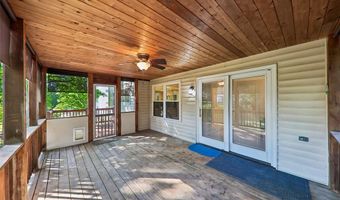 800 Eaglebrooke Dr, Ballwin, MO 63021