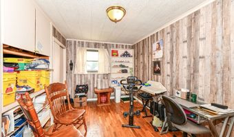 2420 E 40th St, Anderson, IN 46013