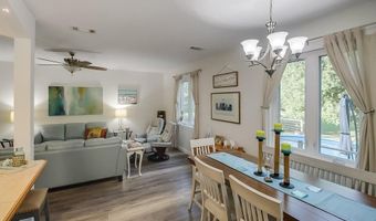 13 Chantilly Ter, Bay St. Louis, MS 39520