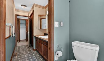 12757 Chamberlain Rd, Aurora, OH 44202
