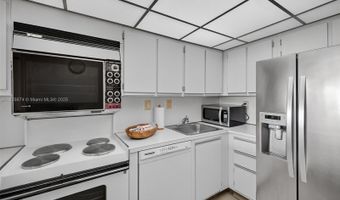 3701 N Country Club Dr 2209, Aventura, FL 33180
