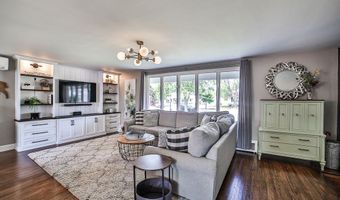 715 Edgewater Dr, Amherst, NY 14228