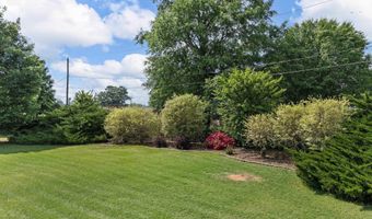 107 Forestdale Dr, Boiling Springs, SC 29316