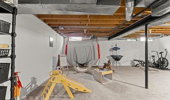 19 Parkplace N, Allen Park, MI 48101