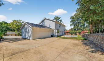 107 Falmouth Dr, Ballwin, MO 63011