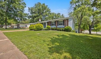 585 Golfwood Dr, Ballwin, MO 63021