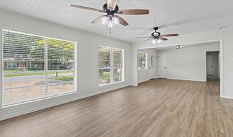 2074 Trailwood Dr, Biloxi, MS 39532