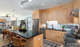 26 Winnfred St, Asheville, NC 28806