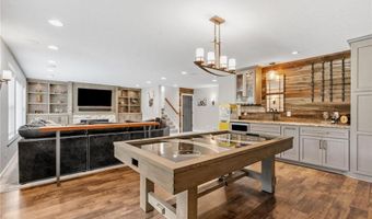 405 Riverside Cir, Anoka, MN 55303
