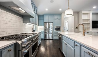 448 SW C St, Bentonville, AR 72712