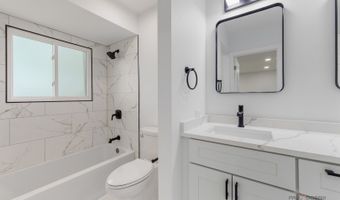522 N Castle Rd, Addison, IL 60101