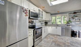 681 Stevens St, Bristol, CT 06010