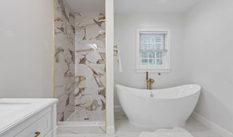 12 Summit Ter, Falmouth, ME 04105