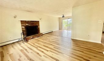 1069 Green End Ave, Middletown, RI 02842
