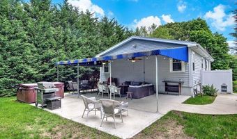 36 Fairway Rd, Narragansett, RI 02882