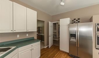 573 Castle Ridge Dr, Ballwin, MO 63021