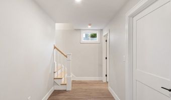 42 Hillside Ave, Bedford, MA 01730