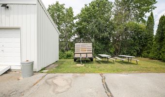 875 Hammond St, Bangor, ME 04401