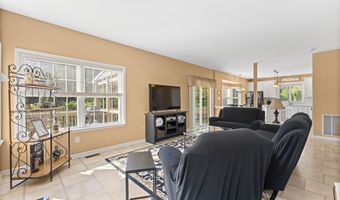 5 Overlook Ct, Bayville, NJ 08721
