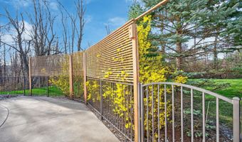 227 Landbridge Dr, Altamont, NY 12009