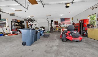 625 Mcgrath Pond Rd, Belgrade, ME 04917