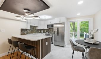 445 Lincoln Dr, Cheshire, CT 06410