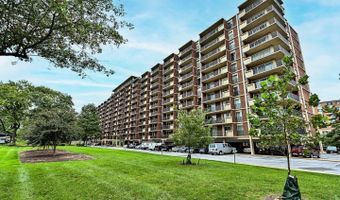 1300 ARMY NAVY Dr 425, Arlington, VA 22202