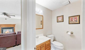102 MERIDEN Dr, Hockessin, DE 19707