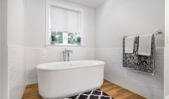 31 Ridge St, Berkley, MA 02779