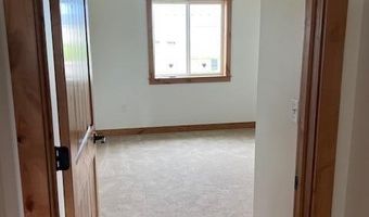 909 S Willet St, Aberdeen, SD 57401