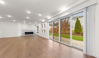 460 W Stadium Blvd, Ann Arbor, MI 48103