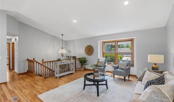 5809 126th St W, Apple Valley, MN 55124