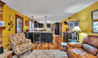 7 Shalamar Ct, Amherst, NY 14068