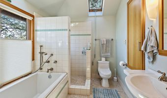 290 Skycrest Dr, Ashland, OR 97520