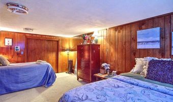 119 Alfred Drowne Rd, Barrington, RI 02806