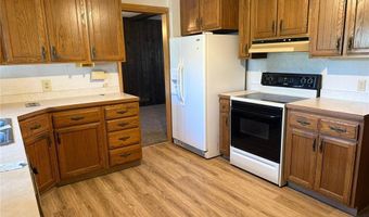 314 Burr Oak Dr, Albert Lea, MN 56007