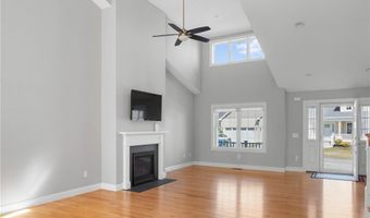5 Thelma Ln 5, Middletown, RI 02842