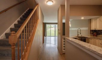 218 Partridge Ct, Algonquin, IL 60102