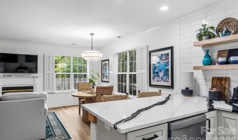 19 Willowick Dr, Asheville, NC 28803