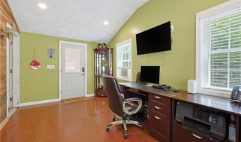 417 Lake Washington Dr, Glocester, RI 02814