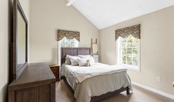 6 Gumpas Hill Rd, Pelham, NH 03076