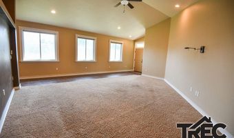 155 N 1st St W, Cowley, WY 82420