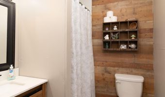 1275 Highway Dd, Ava, MO 65608