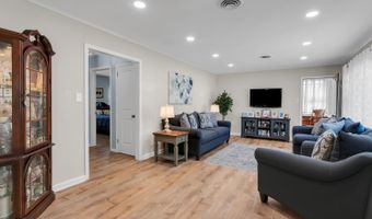 324 E End Ave, Belford, NJ 07718