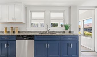 12 Whitten St, Allenstown, NH 03275