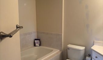 5924 FOUNDERS HILL Dr 302, Alexandria, VA 22310