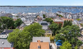 28 Young St 1, Newport, RI 02840