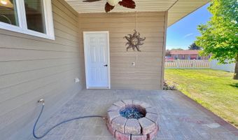 209 10th Ave NW, Bowman, ND 58623